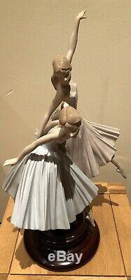 Lladro Merry Ballet. Act 11. 5035. Ballerina duo. Limited Edition. 21.5'' tall