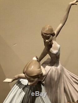 Lladro Merry Ballet. Act 11. 5035. Ballerina duo. Limited Edition. 21.5'' tall