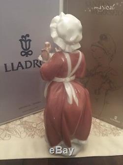 Lladro Mrs Santa Claus With Box