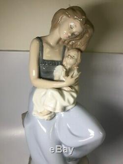 Lladro My Little Girl #1297 Mother Holding Child Porcelain Figure Nao by Lladro