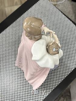 Lladro NAO A Mother's Touch Porcelain Figurine Number # 1300 13.5 tall