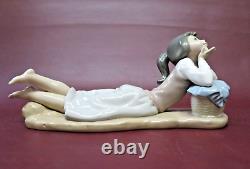 Lladro NAO Daisa 12 Daydreaming Girl Laying Down Picnic Basket Made in Spain