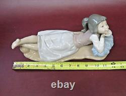 Lladro NAO Daisa 12 Daydreaming Girl Laying Down Picnic Basket Made in Spain