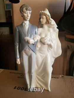 Lladro NAO Figurine Bride Groom Wedding Couple glazed pottery figure 12 inches