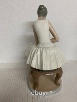 Lladro NAO Figurine Elegant Ballet Ballerina Seated Putting On Slippers 1983 Joy
