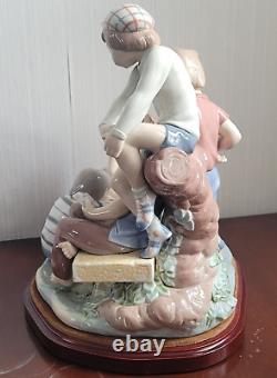 Lladro NAO Figurine The Card Players With Original Wooden Base Very Large Figure