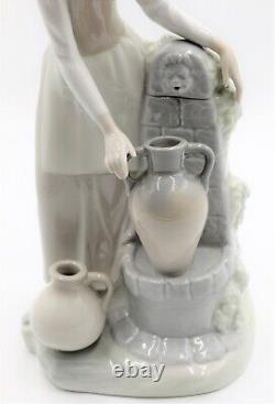 Lladro NAO Girl at the water well fountain #0136 11 1/2 figurine Spain Vintage