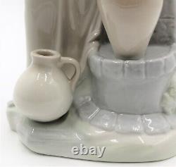 Lladro NAO Girl at the water well fountain #0136 11 1/2 figurine Spain Vintage