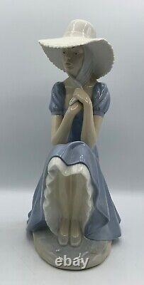 Lladro NAO La Pamela Figurine 02010229 Girl With Straw Hat 11 tall