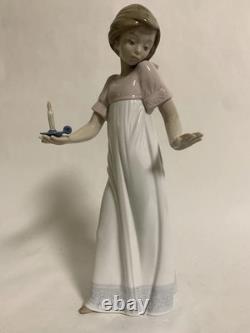 Lladro NAO Lighting The Road 1155 Spain Porcelain Vintage Figurine