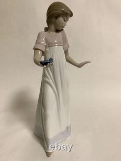 Lladro NAO Lighting The Road 1155 Spain Porcelain Vintage Figurine