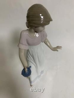 Lladro NAO Lighting The Road 1155 Spain Porcelain Vintage Figurine