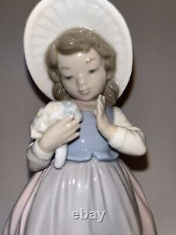 Lladro NAO Porcelain Figurine Girl with Bouquet