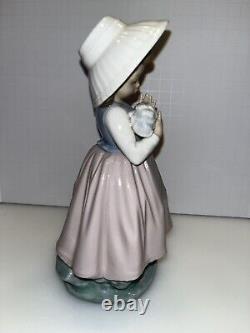 Lladro NAO Porcelain Figurine Girl with Bouquet