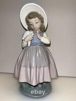 Lladro NAO Porcelain Figurine Girl with Bouquet