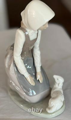 Lladro NAO Sheperdress Girl & Lamb Figurine Handmade in Spain 8.25 Tall