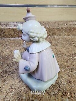 Lladro NAO Sitting Clown Holding Ball 5.5 Porcelain Figure Pre-owned