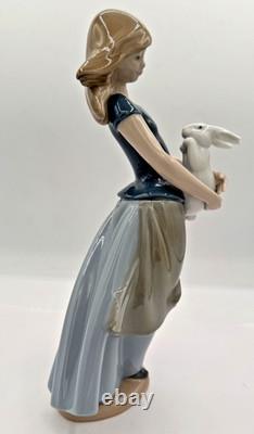 Lladro NAO Spain Figurine Girl with Bunny Rabbit 10