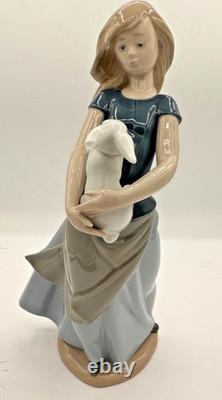 Lladro NAO Spain Figurine Girl with Bunny Rabbit 10