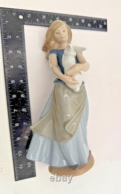 Lladro NAO Spain Figurine Girl with Bunny Rabbit 10