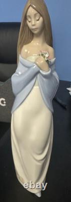 Lladro NAO Tall Floral Beauty Porcelain Figure #1344 Retired Collectible