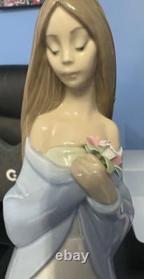 Lladro NAO Tall Floral Beauty Porcelain Figure #1344 Retired Collectible