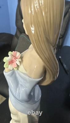 Lladro NAO Tall Floral Beauty Porcelain Figure #1344 Retired Collectible