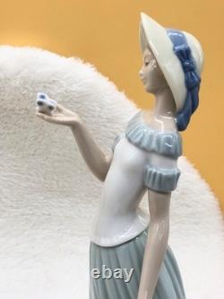 Lladró NAO The Butterfly's Dance Lady Figurine 11.75 Mint No Chips Holiday Gift