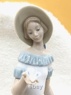 Lladró NAO The Butterfly's Dance Lady Figurine 11.75 Mint No Chips Holiday Gift Lladró NAO The Butterfly's Dance Lady Figurine 11.75 Mint No Chips Holiday Gift