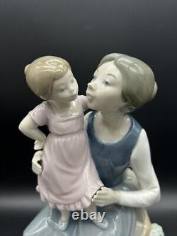 Lladro NAO early The Pampering Mother and Child Daughter Large Figurine 10x 6
