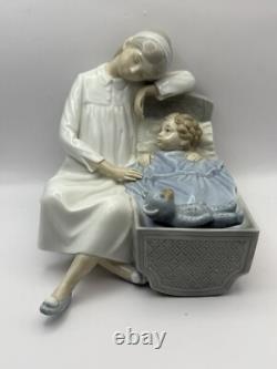 Lladro NAO large figure porcelain mother, child and teddy bearThe Cradle