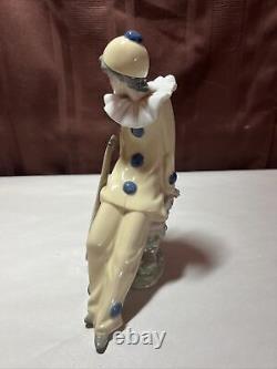 Lladro NAO porcelain figure Daisa 1987 with mandolin. A-25 N. #26. 7 3/4 in. Tall