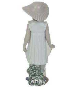 Lladro Nao #1126 April Showers Little Girl Pink Hat