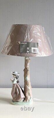 Lladro Nao 1988 Daisa Porcelain Figural Table Lamp With New Shade