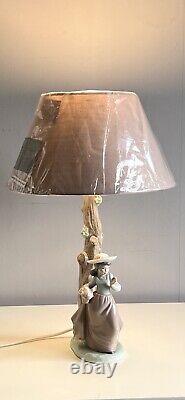 Lladro Nao 1988 Daisa Porcelain Figural Table Lamp With New Shade