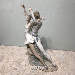 Lladro Nao'2 Figure. Wahl' (633c)