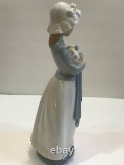 Lladro Nao #241 Girl Holding Puppy in Blanket Collectible Porcelain Figurine 10