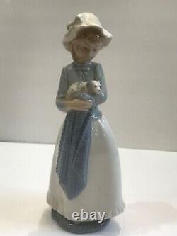 Lladro Nao #241 Girl Holding Puppy in Blanket Collectible Porcelain Figurine 10