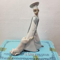 Lladro Nao #4608'Cook In Trouble' Figurine Matte Finish. Mint Condition