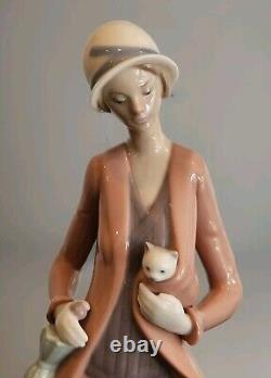 Lladro Nao'Autumn Stroll' 1232 Spain 12 Woman with Cat Retired MINT No Orig Box