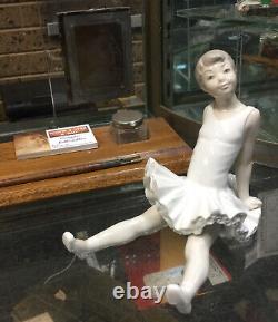 Lladro Nao Ballerina Figure