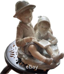 Lladro Nao Boy And Girl Reading Porcelain Figurine RARE