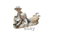 Lladro Nao Boy & Girl Reading