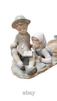 Lladro Nao Boy & Girl Reading
