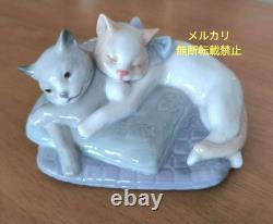 Lladro Nao Cat Figurine Ceramic Figure Discontinued Cat