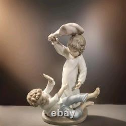 Lladro Nao Children Pillow Fighting Mint Condition No Box #281 1981