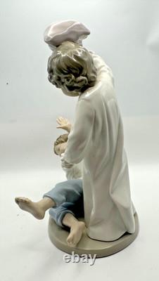 Lladro Nao Children Pillow Fighting Mint Condition No Box #281 1981