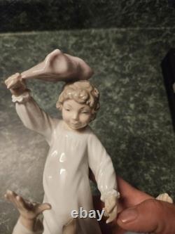 Lladro Nao Children Pillow Fighting Mint Condition No Box #281 1981