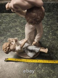 Lladro Nao Children Pillow Fighting Mint Condition No Box #281 1981