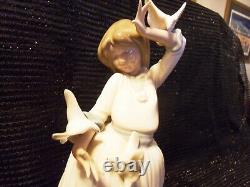 Lladro Nao Daisa 1984 Girl Figurine Dancing With Doves